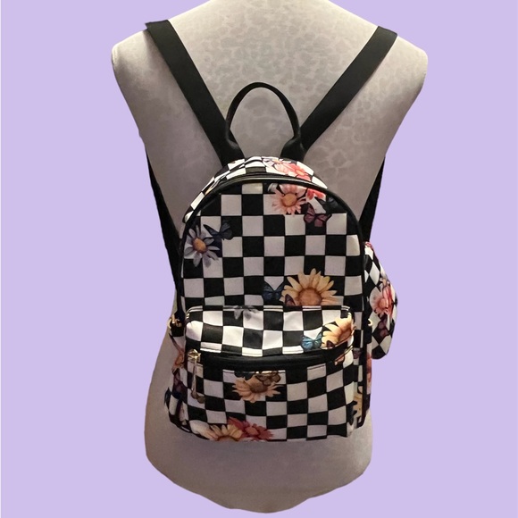 Small backpack new without tags never used - Picture 2 of 3